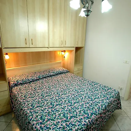 Casa Del Mandorlo アパート マリーナ・ディ・カンポ